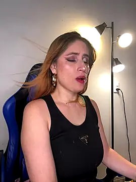 Adeline 1 online show from October 19, 9:39 pm