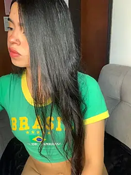 LunaMoore Pink online show from March 17, 12:42 pm