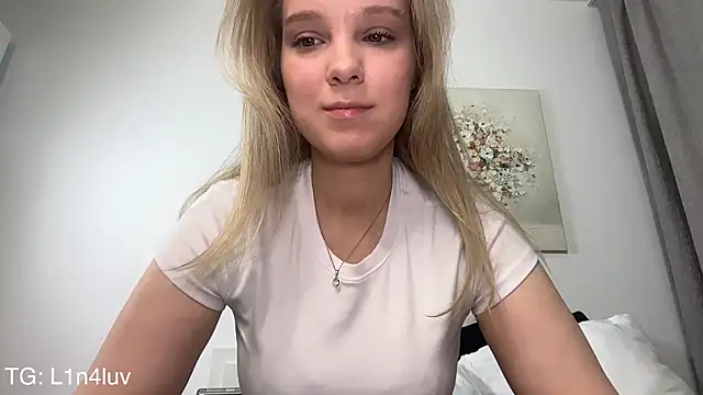 AIicaparkerc online show from March 13, 2:35 am