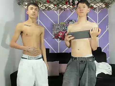 heyy noah11 online show from March 29, 1:43 pm