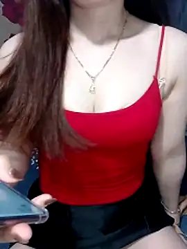 LeanaLy online show from March 24, 8:09 am