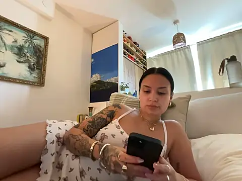 sexygoddessjessy online show from April 2, 11:08 am