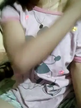 HOTTY CUTI online show from April 22, 11:29 am