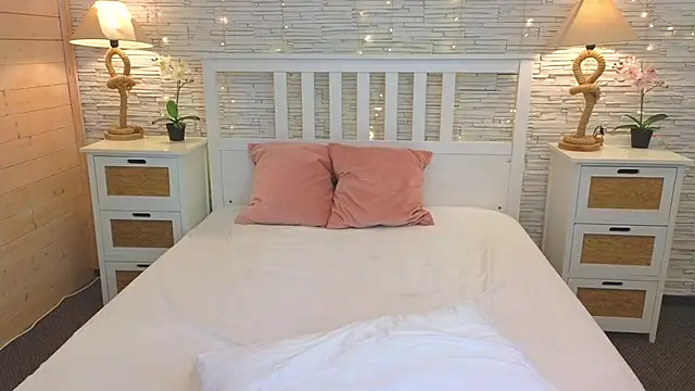 Soft Lilly online show from May 12, 5:05 am
