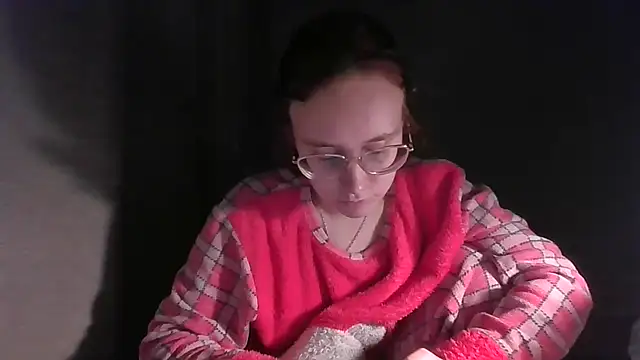 LuckySLove online show from April 4, 7:23 pm