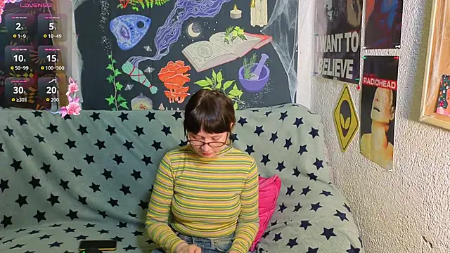 ReincarnatedAngel online show from November 16, 9:48 pm