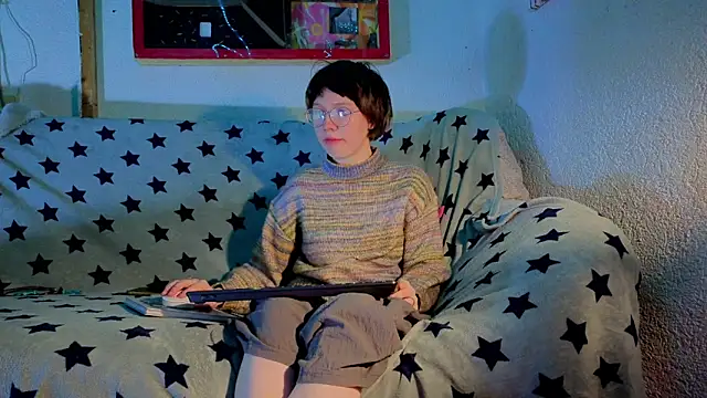 ReincarnatedAngel online show from October 19, 6:10 pm