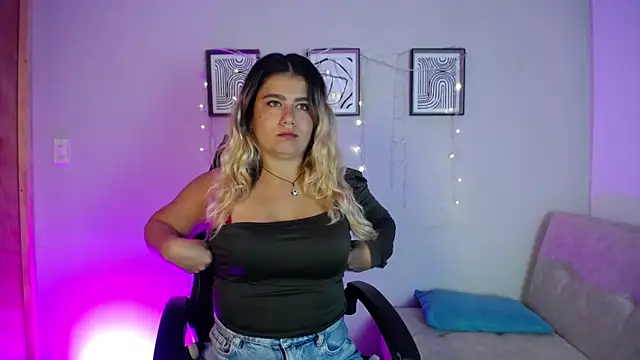 Sweet Bella Valery online show from April 1, 12:06 pm