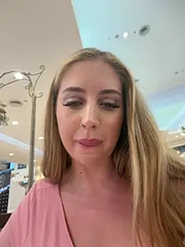 Amiraxevans online show from July 23, 8:33 am