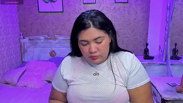 Sara clk online show from March 23, 8:15 pm