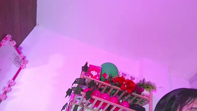 petite coral online show from June 29, 3:57 am