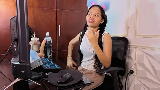 sharon ivanna12 online show from April 17, 8:00 pm