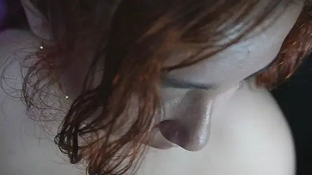 littlee red online show from April 16, 9:39 pm