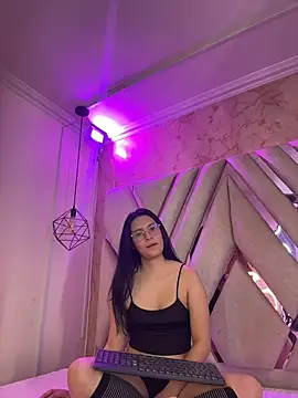 Isa doux online show from March 5, 3:57 am