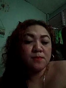 H2ooowIzee22 online show from October 27, 9:27 am