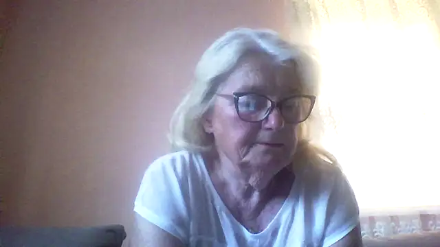 AmyLove353 online show from May 28, 3:48 am