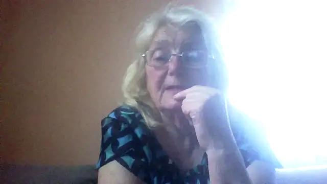 AmyLove353 online show from May 9, 4:47 am