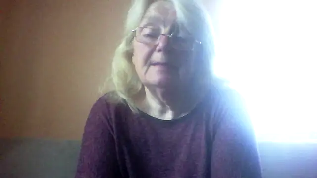 AmyLove353 online show from April 29, 4:16 am