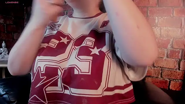 Danna piink  online show from April 11, 12:20 pm