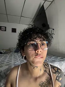 Abby Evanns1 online show from April 17, 2:30 pm