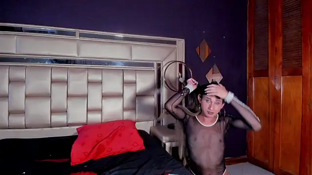 ChloeMendez online show from January 17, 12:23 pm