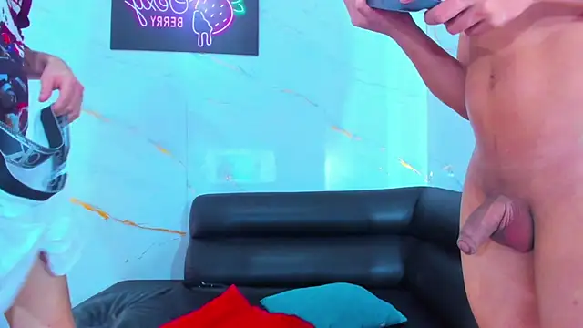 Room boys hot online show from January 18, 9:00 pm