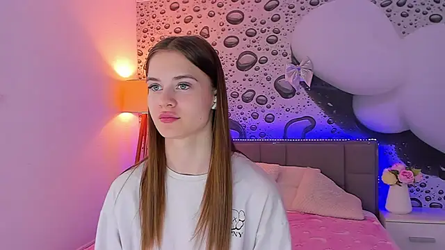 LuisaClover online show from May 31, 12:44 pm