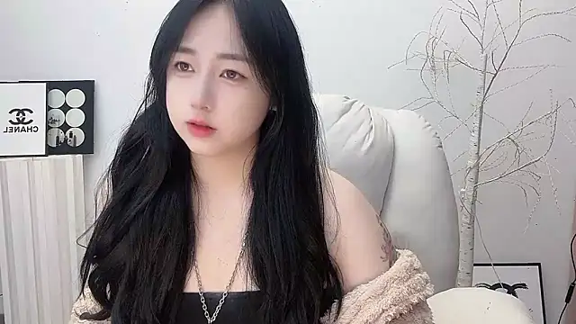 Love-hanzaizai718 online show from November 17, 5:46 pm