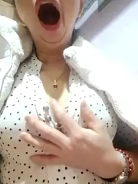 TRIEUTRIEU20 online show from March 13, 1:56 pm