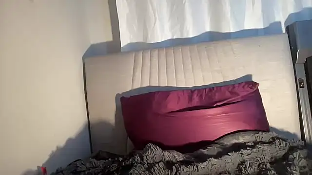 alyx  online show from April 15, 7:58 pm