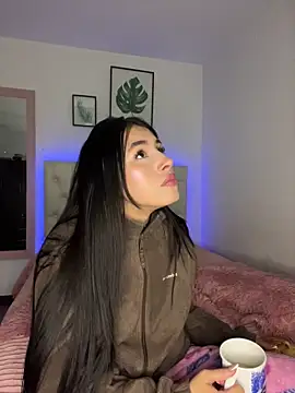 BIJOU SECRET online show from June 1, 4:03 am