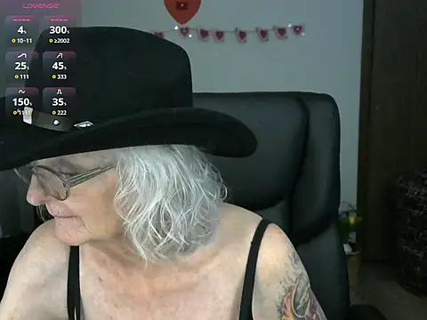 JoleneDelacroix online show from February 6, 2:04 am