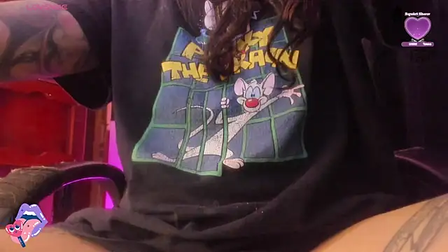 ghostwomaan online show from April 17, 9:33 am