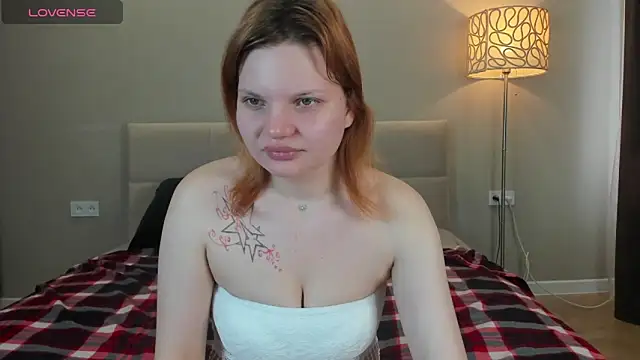 babyyullii online show from June 2, 1:50 am