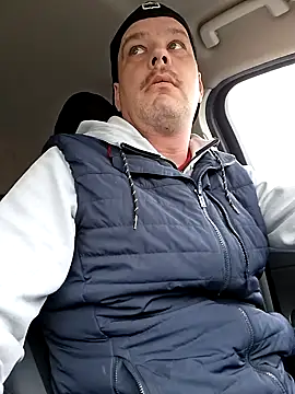 Seducingmycoworker online show from April 7, 3:03 pm