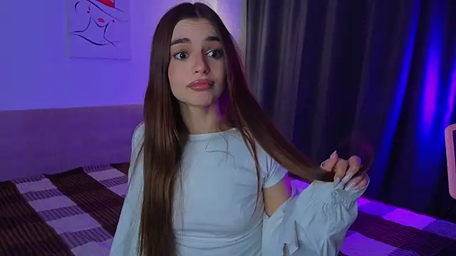 LauraHansil online show from June 1, 7:04 pm