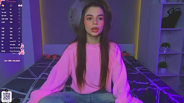 LauraHansil online show from March 3, 7:09 pm