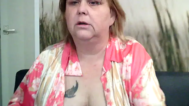 Sylviastar46 online show from March 13, 7:04 pm