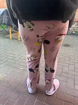 Teeny-Slut18 online show from April 30, 6:51 am
