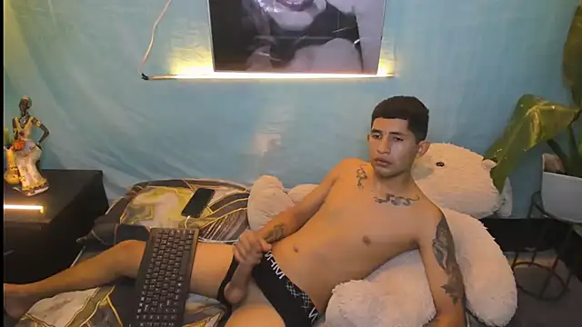 darwinandbrayann online show from April 14, 7:58 pm