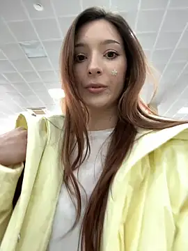 LilluKatten online show from April 8, 10:50 am