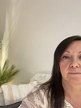 HotLdyllic online show from May 13, 3:40 pm