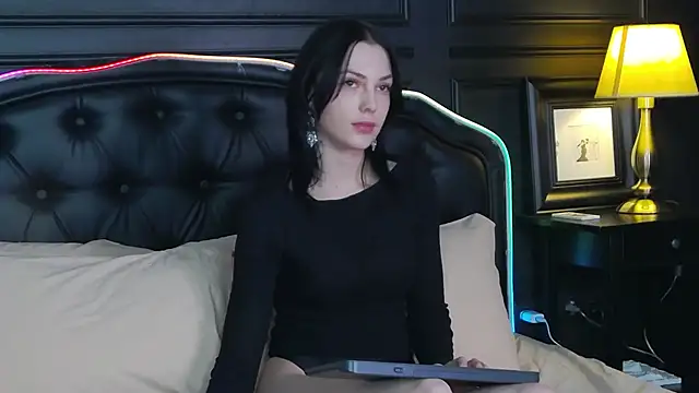 SylviaHunter online show from November 6, 4:40 am