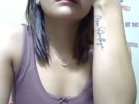 maira 33 online show from April 10, 1:50 pm