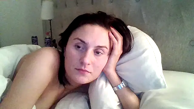 EmLovesxx online show from December 20, 6:06 am