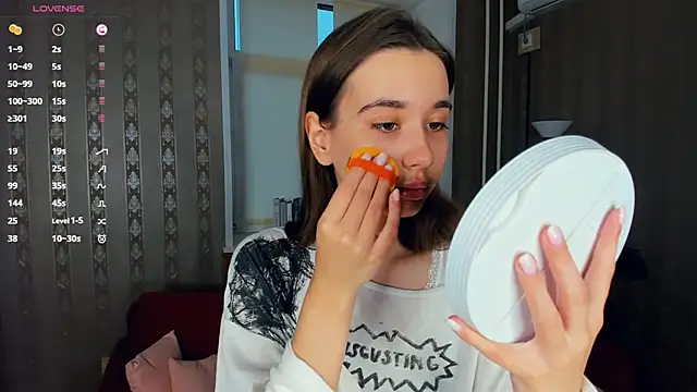 JacalynSchreiber online show from November 24, 11:45 am