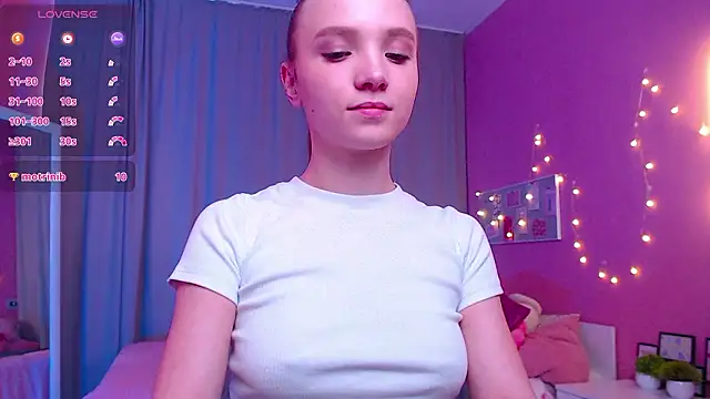 Adria Arjona online show from March 6, 8:09 am