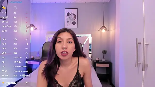 zoe-moreau online show from March 6, 8:59 pm