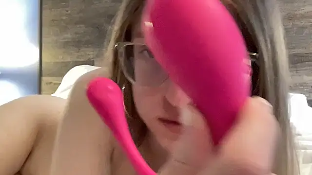 EveLunny online show from April 17, 8:55 pm