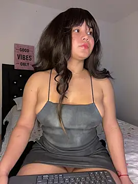 LoliitaBennett online show from March 27, 3:41 am